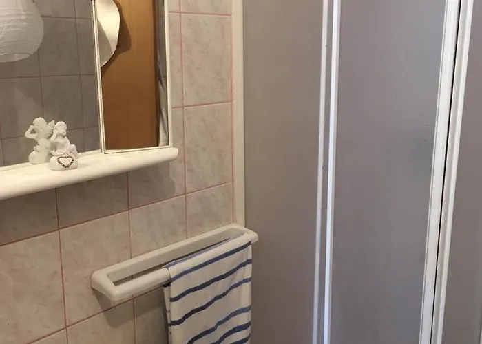 Rose House Ferienhaus Olib